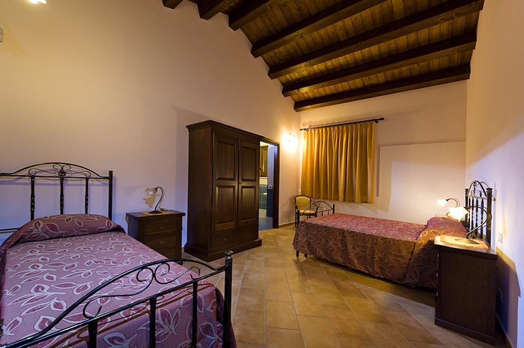Agriturismo Antichi Granai Калатафімі Номер фото